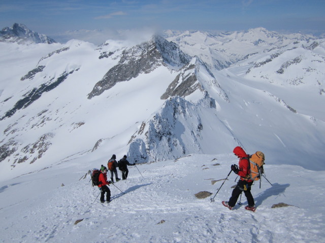 Gudrun, Siegbert, Gerwalt und Christoph zwischen Gro&szlig;em Geiger und Maurerkees (3. Apr.)