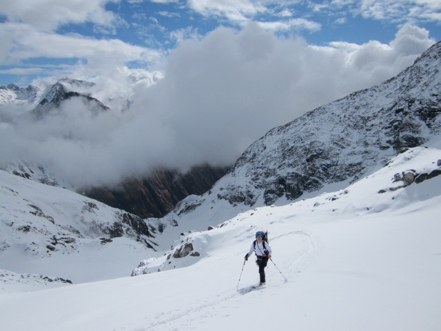 Norbert zwischen bei die K&ouml;pfe und N&ouml;rdlichem Malhamkees (6. Apr.)