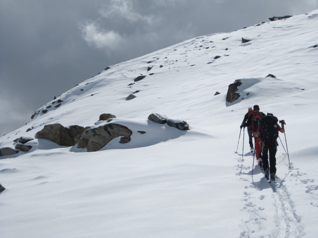 Siegbert, Klaus und Gudrun zwischen N&ouml;rdlichem Malhamkees und S&uuml;dlichem Malhamkees (6. Apr.)