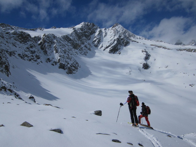 Michaela und Klaus zwischen S&uuml;dlichem Malhamkees und N&ouml;rdlichem Malhamkees (6. Apr.)