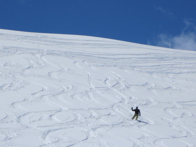 Markus neben der Piste 68 (21. Apr.)
