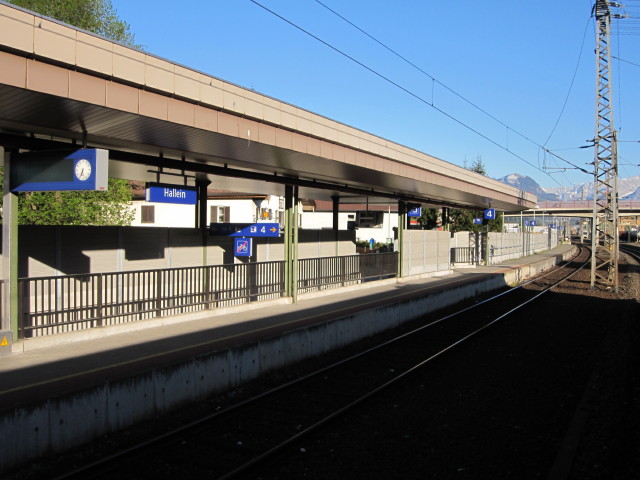 Bahnhof Hallein, 445 m