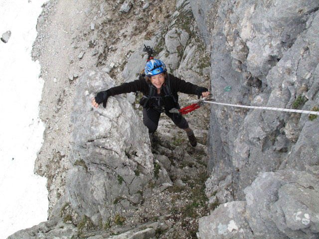 S&uuml;dostsporn-Klettersteig: Irene im Einstieg (27. Mai)