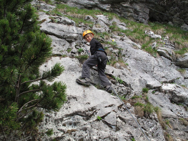 Nordwestlicher &Uuml;bungsklettersteig Prielschutzhaus: Philipp in Einstieg (27. Mai)