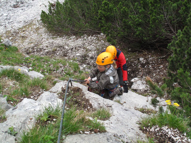 Nordwestlicher &Uuml;bungsklettersteig Prielschutzhaus: Sarah und Roland im Einstieg (27. Mai)
