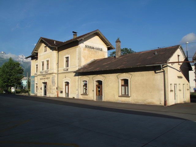 Bahnhof Schaan-Vaduz, 450 m