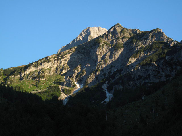 Pfarrmauer von Rotleiten aus (16. Juni)