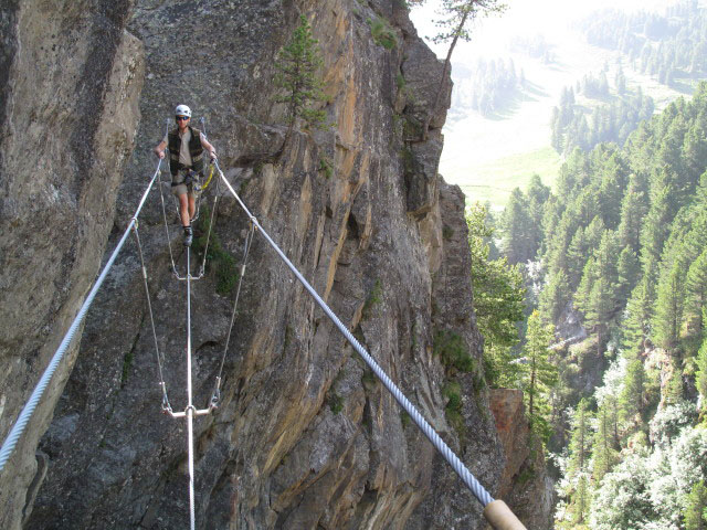 Obergurgler Klettersteig: Christoph auf der ersten Seilbr&uuml;cke (30. Juni)