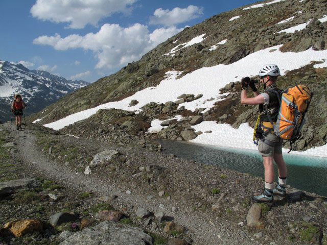 Gudrun und Christoph auf Weg 922 zwischen Schw&auml;rzenkamm-Klettersteig und Hochwildehaus (30. Juni)
