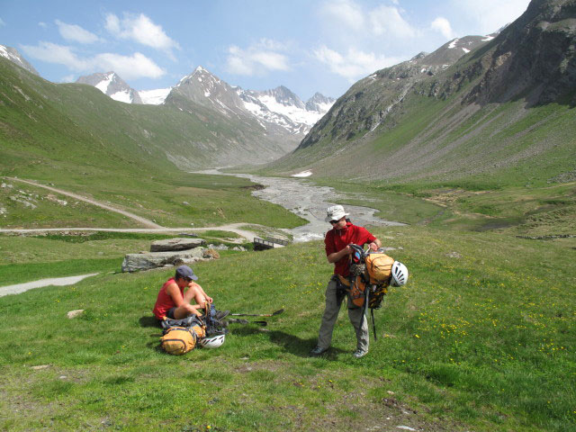 Gudrun und Christoph bei der Sch&ouml;nwiesh&uuml;tte (1. Juli)