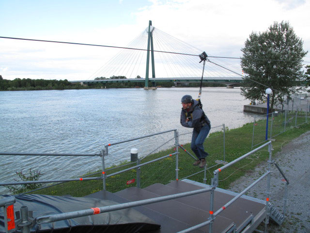 Michael am Flying Fox des Spider Rock Wien