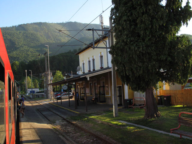 Bahnhof Traunkirchen, 440 m