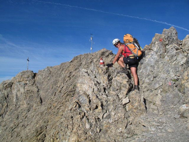 Gudrun am Augsburger H&ouml;henweg zwischen Grinner Ferner und Dawinkopf (12. Aug.)