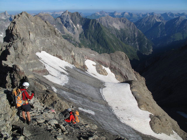 Gudrun und Christoph am Augsburger H&ouml;henweg zwischen Dawinkopf und Dawinscharte (12. Aug.)