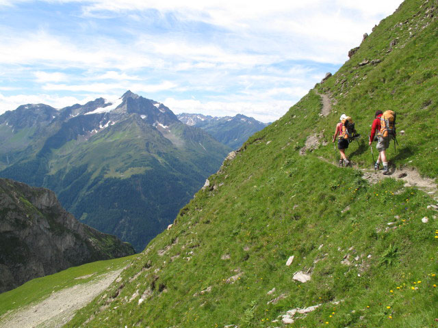 Gudrun und Christoph am Augsburger H&ouml;henweg zwischen Parseierscharte und Gr&uuml;nem Br&uuml;nnle (12. Aug.)