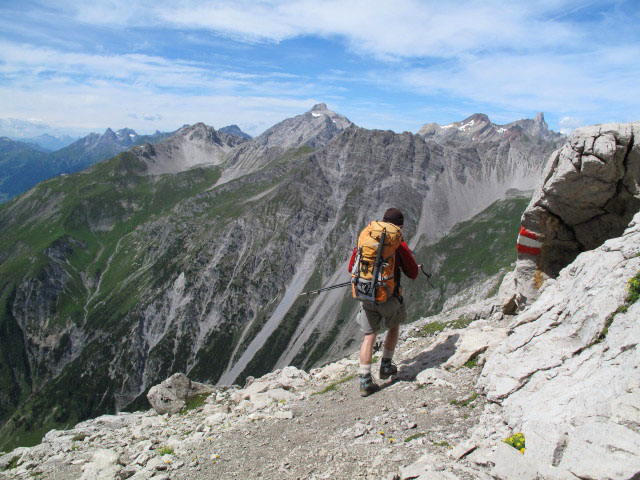 Christoph am Augsburger H&ouml;henweg zwischen Parseierscharte und Gr&uuml;nem Br&uuml;nnle (12. Aug.)