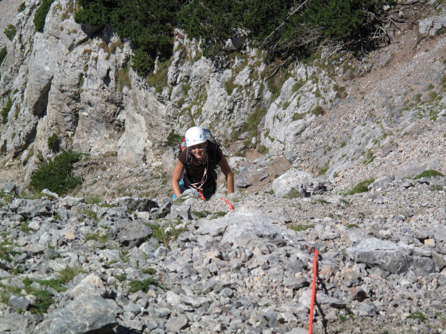 Paulasteig: Katarina in der zweiten Seill&auml;nge