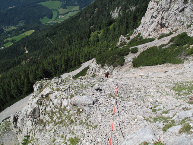 Paulasteig: Katarina in der zweiten Seill&auml;nge