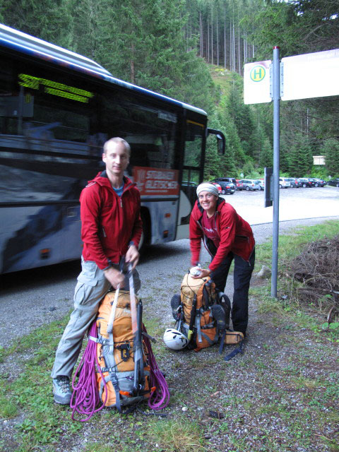 Christoph und Gudrun am Parkplatz der N&uuml;rnberger H&uuml;tte, 1.369 m (17. Aug.)