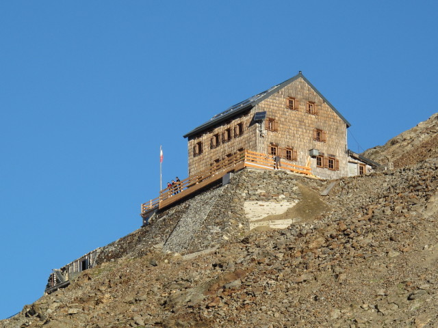 Müllerhütte vom Übeltalferner aus (18. Aug)