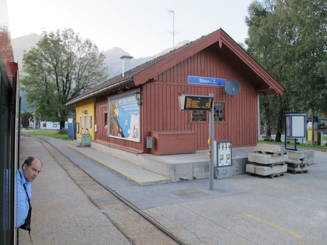 Bahnhof Stra&szlig;, 525 m