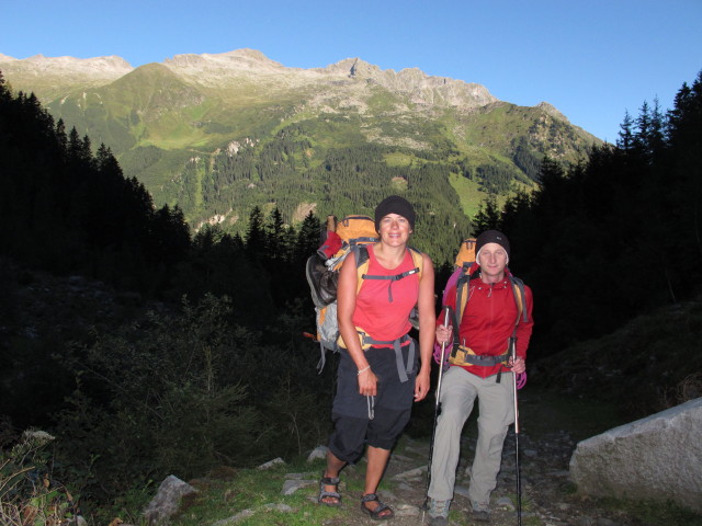 Gudrun und Christoph auf Weg 522 zwischen Ginzling und Maxh&uuml;tte (8. Sep.)