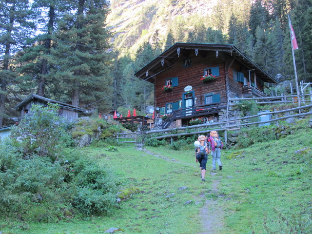 Gudrun und Christoph bei der Maxh&uuml;tte, 1.449 m (8. Sep.)