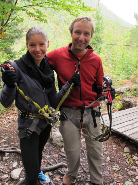 Daniela und ich beim Flying Fox 'Tschepparutsche' im Waldseilpark Tscheppaschlucht (29. Sep.)