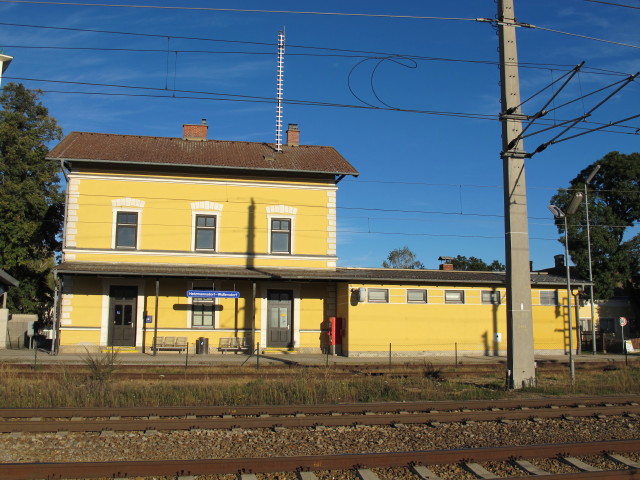 Bahnhof Hetzmannsdorf-Wullersdorf, 230 m