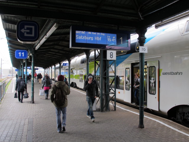 WB 17528 'Mit Rad im Zug' im Bahnhof Wien H&uuml;tteldorf (27. Okt.)
