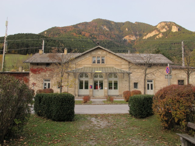 Bahnhof Payerbach-Reichenau, 494 m