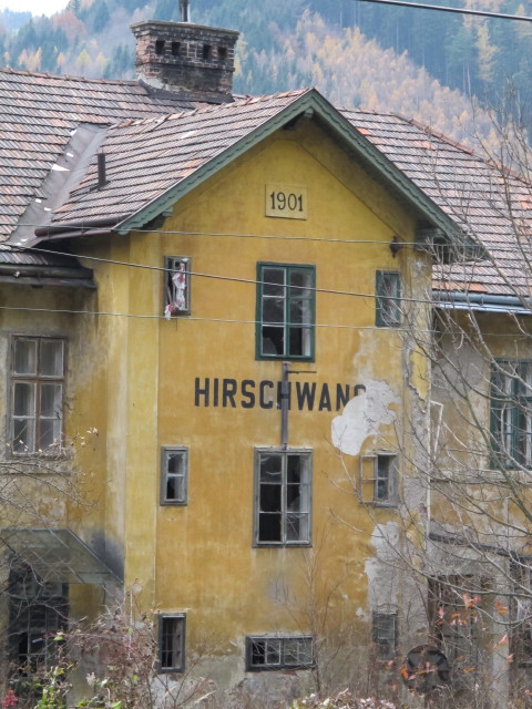 Bahnhof Hirschwang, 498 m