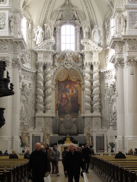 Hochaltar der Stiftskirche St. Kajetan (24. Nov.)