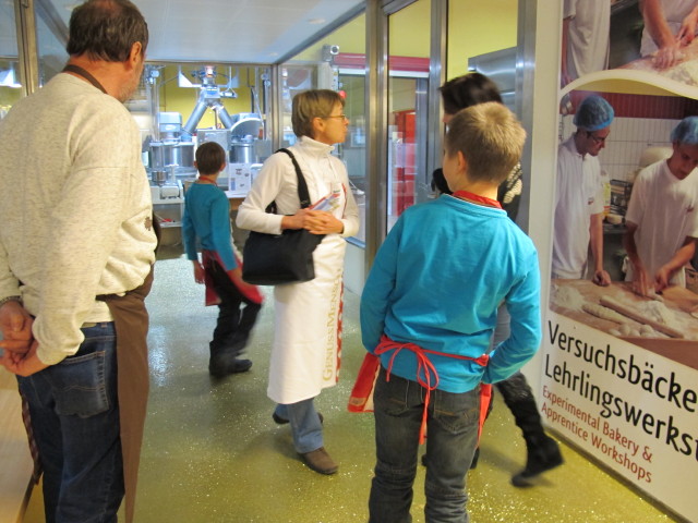 Mama in der B&auml;ckerei