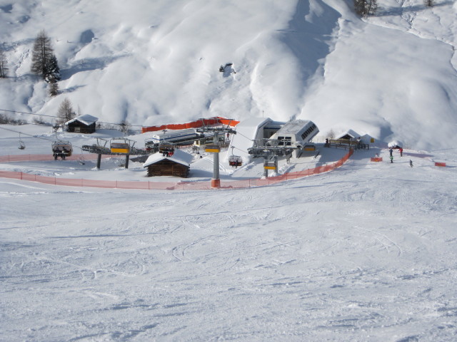 Talstation Zw&ouml;lferkopfsessellift und Rojensesselbahn