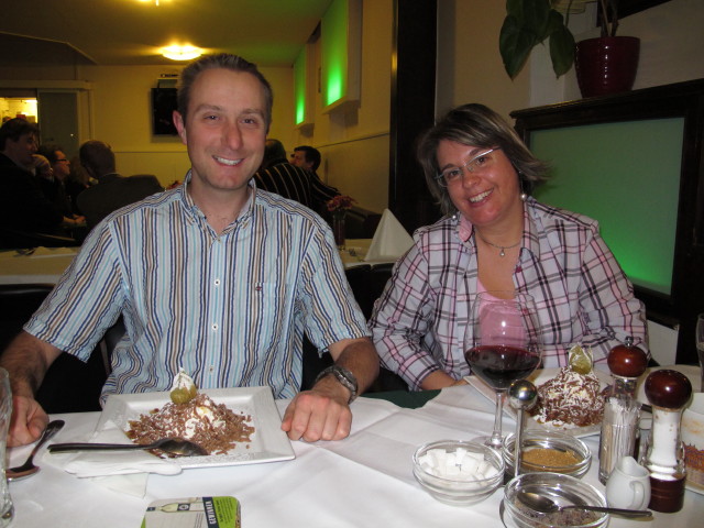 Ich und Doris im Restaurant zur steirischen Botschaft