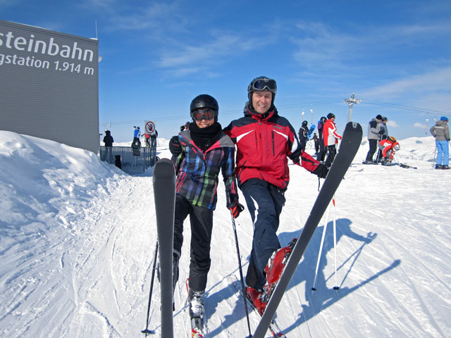 Daniela und ich bei der Bergstation der Mittersteinbahn, 1.914 m (14. Feb.)