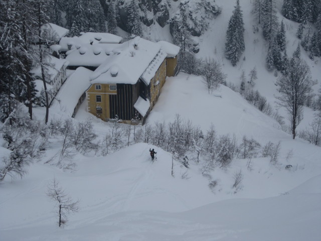 Axel zwischen T&ouml;rl und Herrenh&auml;user