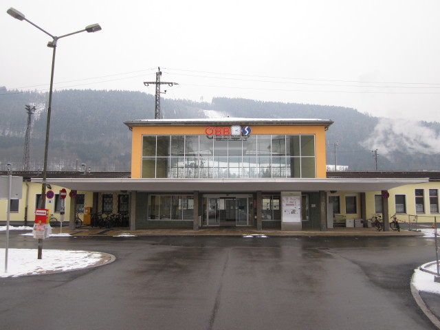 Bahnhof Hall in Tirol, 562 m (24. Feb.)