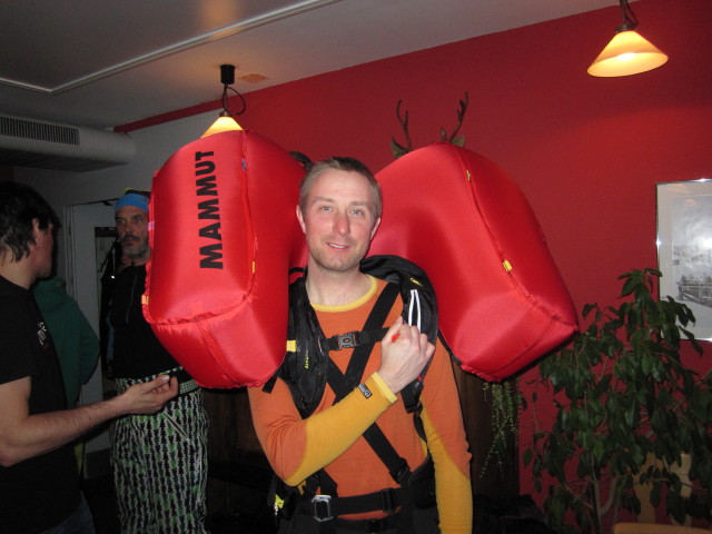 Ich im Restaurant Allmendhubel, 1.907 m (4. M&auml;rz)