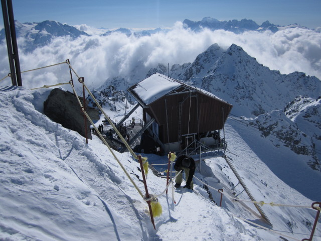 Markus zwischen Mont Fort und der Bergstation der T&eacute;l&eacute;ph&eacute;rique Mont-Fort (15. M&auml;rz)