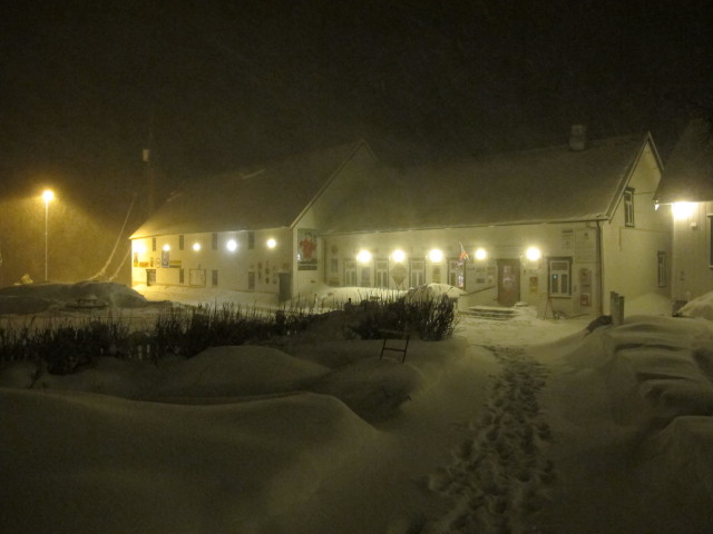 Gi&aelig;ver's Landhandel in Havnnes (27. M&auml;rz)