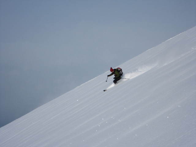 Axel zwischen Storhaugen und Djupvik Kirkegård