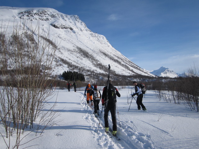 zwischen Olderdalen und Giilav&aacute;rri