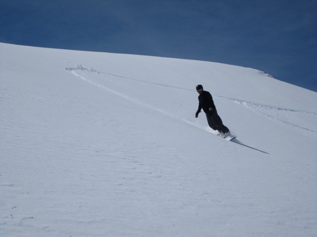 Markus neben der Piste 63 (13. Apr.)