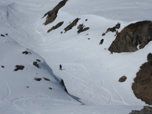 Markus neben der Piste 38 (14. Apr.)