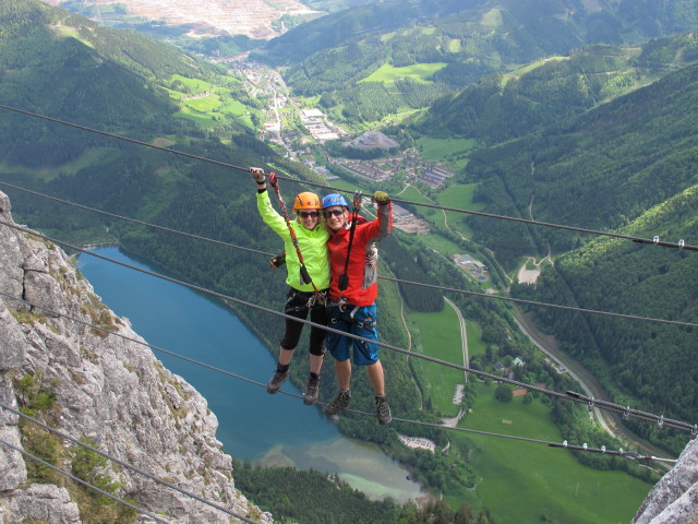 Kaiser-Franz-Joseph-Klettersteig: Sabrina und Christian auf der Seilbr&uuml;cke (18. Mai)