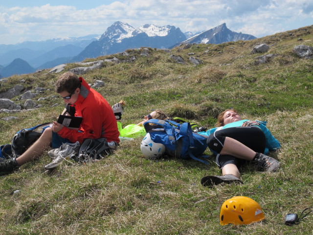 Christian, Sabrina und Romana am Hochblaser, 1.771 m (18. Mai)