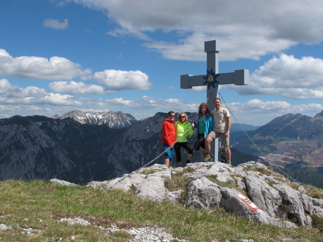 Christian, Sabrina, Romana und ich am Hochblaser, 1.771 m (18. Mai)