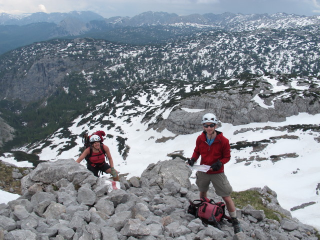 Gudrun und Christoph auf Weg 454 zwischen Oberwinkl und Windscharte (15. Juni)